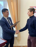 Александр Бондаренко вручил благодарственное письмо Саратовской городской Думы студенту медицинского университета