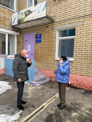 Вячеслав Доронин обсудил предстоящий ремонт с руководителями образовательных учреждений своего избирательного округа