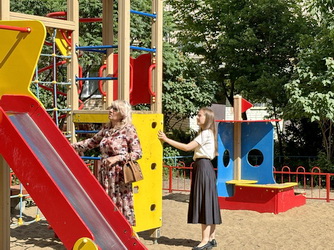 Ирина Видина провела мониторинг состояния детских площадок